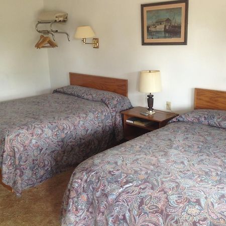 Cool City Motel Two Rivers Екстер'єр фото