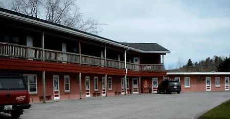 Cool City Motel Two Rivers Екстер'єр фото