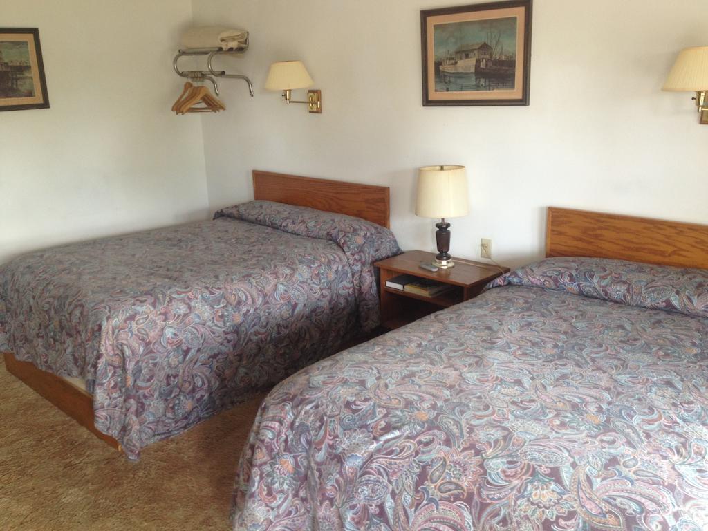 Cool City Motel Two Rivers Екстер'єр фото