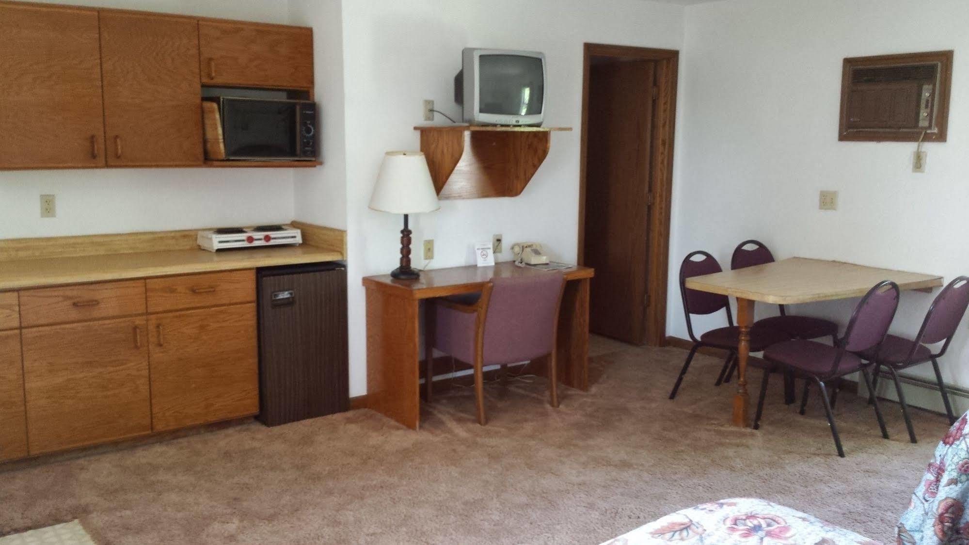 Cool City Motel Two Rivers Екстер'єр фото